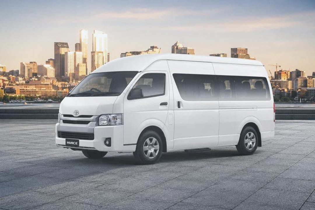 Toyota Hiace — unit mini bus Pesona Trans